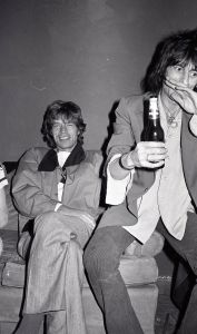 Mick Jagger, Ron Wood 1982, NYC.jpg